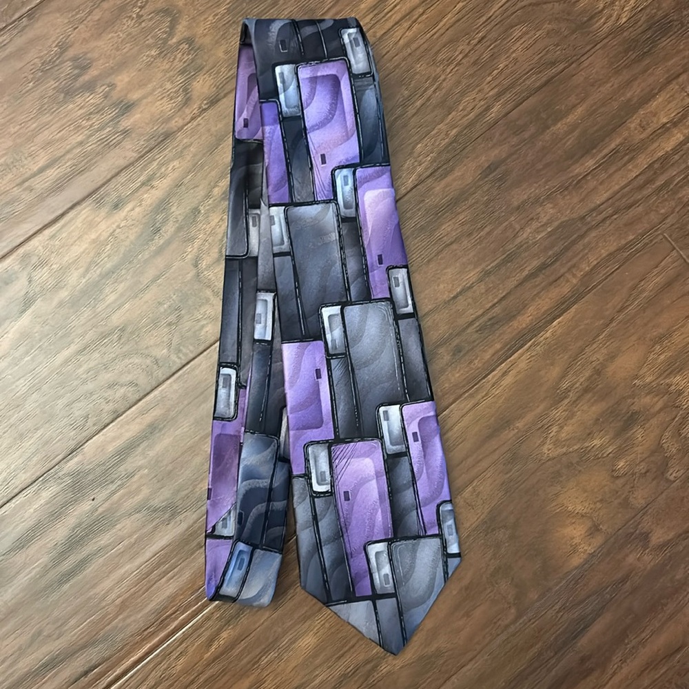 Purple and black rectangle design tie
Murano